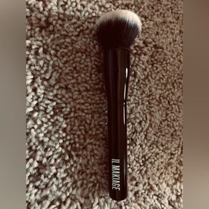 IL Makiage foundation blending makeup brush #100